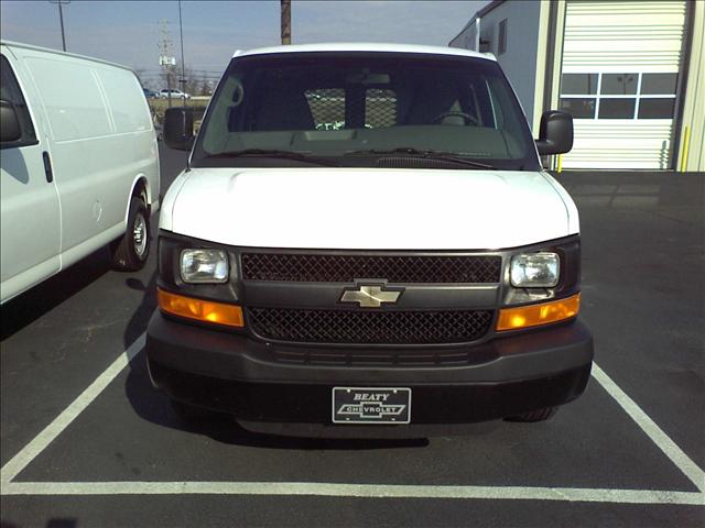 2010 Chevrolet Express Leather / Sunroof