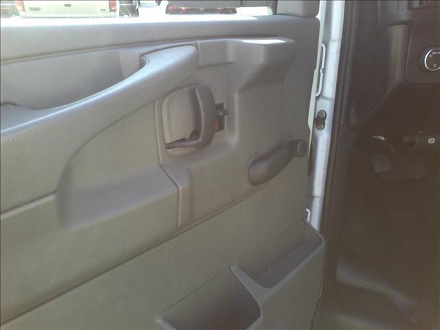 2010 Chevrolet Express Leather / Sunroof