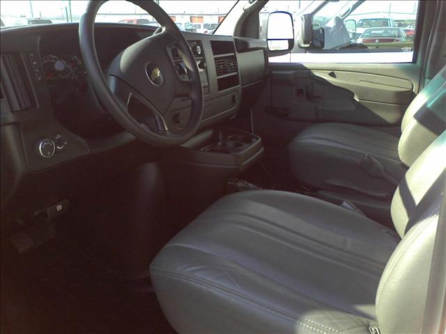 2010 Chevrolet Express Leather / Sunroof