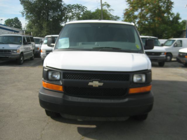 2010 Chevrolet Express Coupe 4D