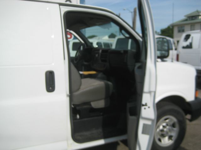 2010 Chevrolet Express Coupe 4D