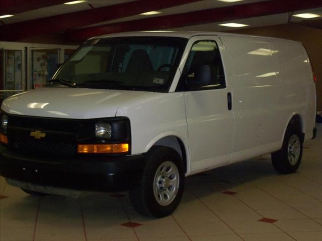 2010 Chevrolet Express Ls-awd-2nd Bench-cd Player-1 Owner