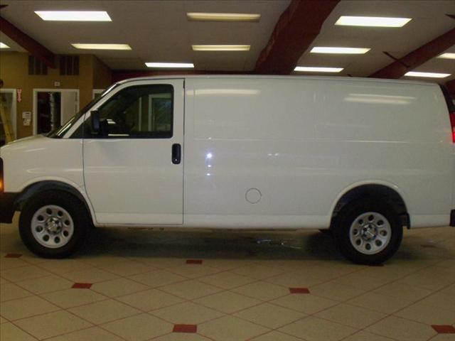 2010 Chevrolet Express Ls-awd-2nd Bench-cd Player-1 Owner