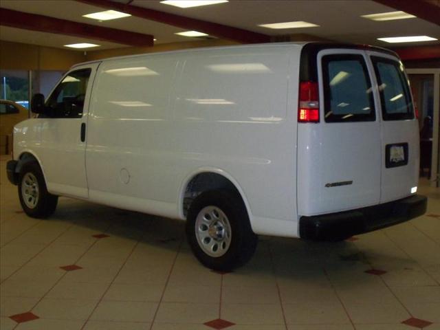 2010 Chevrolet Express Ls-awd-2nd Bench-cd Player-1 Owner