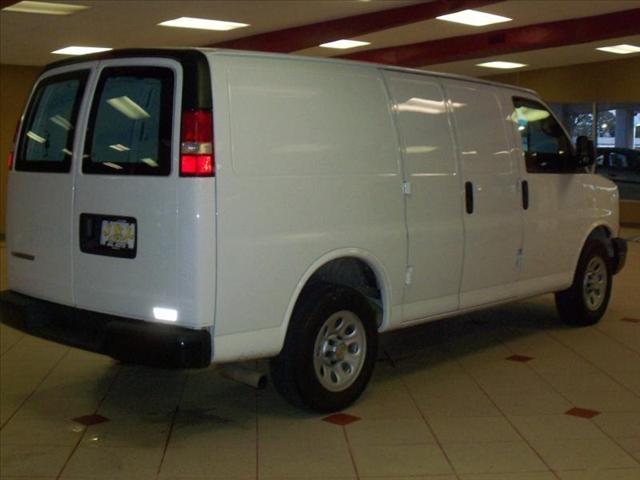 2010 Chevrolet Express Ls-awd-2nd Bench-cd Player-1 Owner