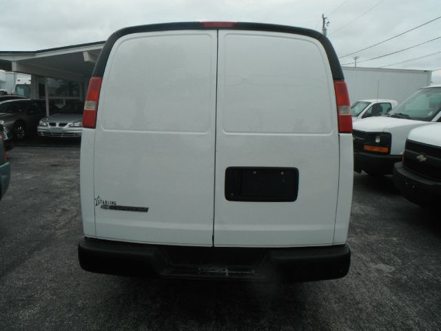 2010 Chevrolet Express 750i 4dr Sdn