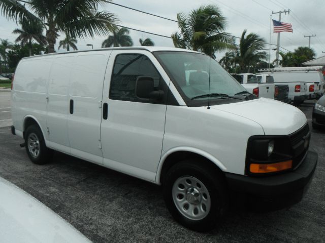 2010 Chevrolet Express 750i 4dr Sdn