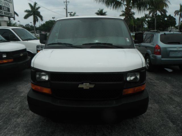 2010 Chevrolet Express 750i 4dr Sdn