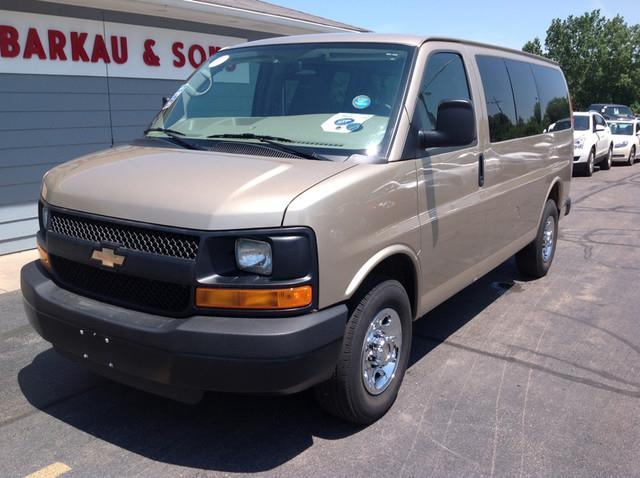 2011 Chevrolet Express 1500 LT 4X4 REG CAB Short BED