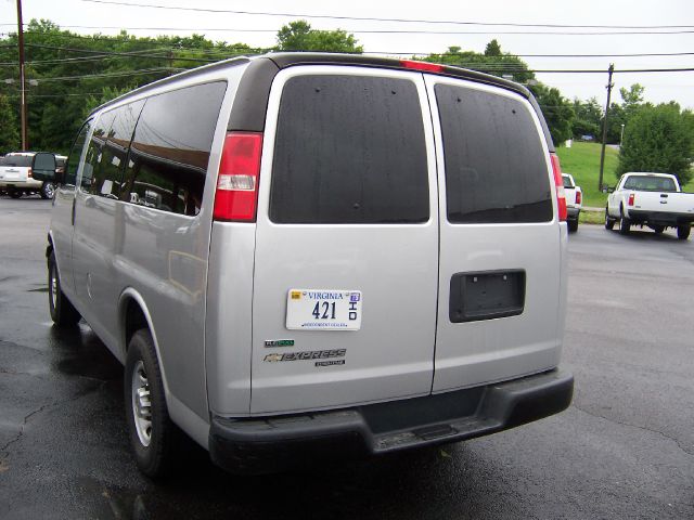 2011 Chevrolet Express 750li 4dr Sdn Sedan