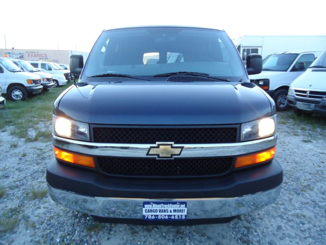 2011 Chevrolet Express V6 Luxury Collection