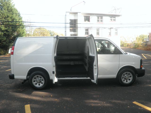 2012 Chevrolet Express 750i 4dr Sdn