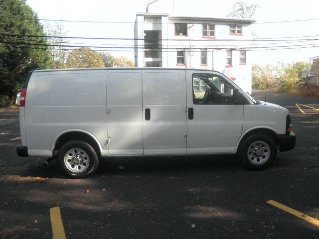 2012 Chevrolet Express 750i 4dr Sdn