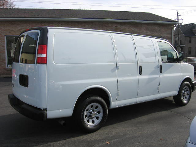 2012 Chevrolet Express 750i 4dr Sdn