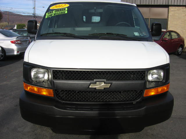 2012 Chevrolet Express 750i 4dr Sdn