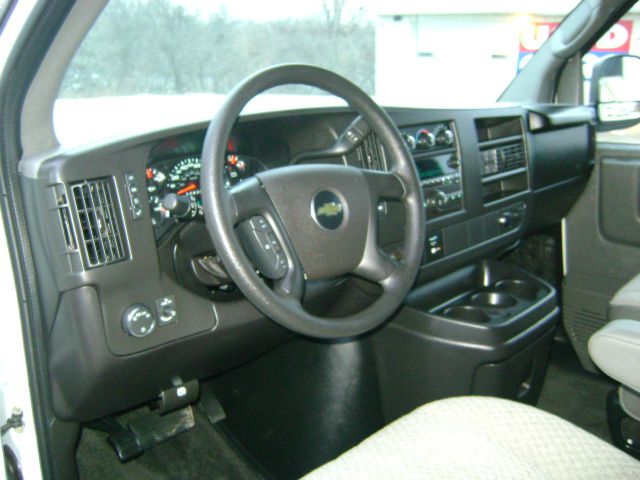 2013 Chevrolet Express 1500 4D Sport Utility