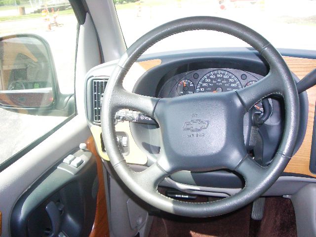 1998 Chevrolet G1500 2004.5 4dr Sdn 1.8T Quattro Au