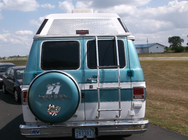 1982 Chevrolet G20 Eddie Bauer 6.0L