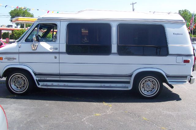 1992 Chevrolet G20 Eddie Bauer 6.0L