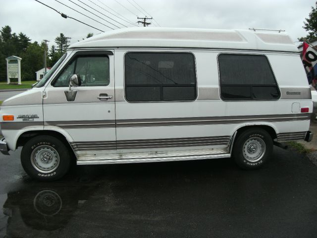 1993 Chevrolet G20 Eddie Bauer 6.0L