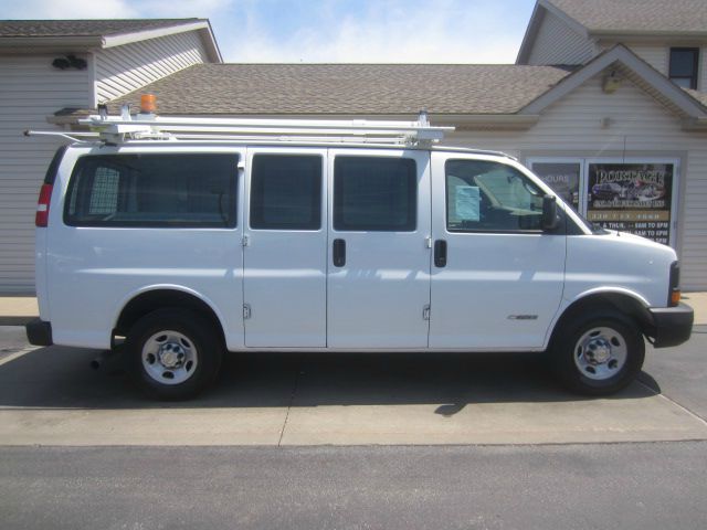 2004 Chevrolet G2500 Xlt-2nd Bench-fwd-cd Player-5 Pass-1 Owner