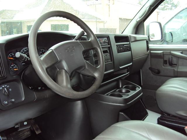 2007 Chevrolet G2500 Base