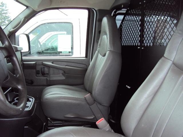 2007 Chevrolet G2500 Base