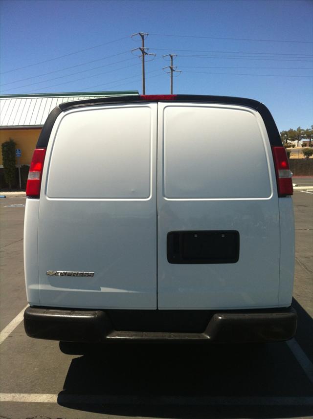 2007 Chevrolet G2500 Unknown