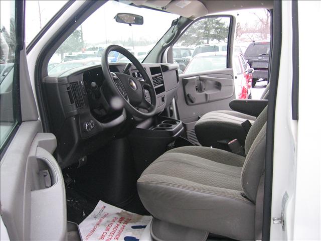 2008 Chevrolet G3500 Base