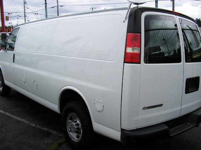 2008 Chevrolet G3500 4WD SLT