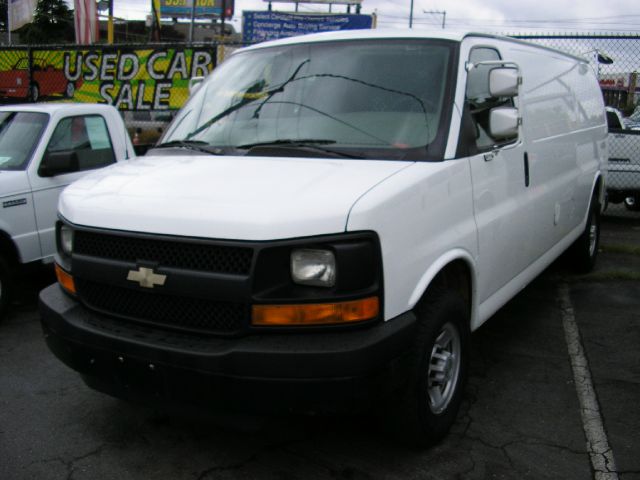 2008 Chevrolet G3500 4WD SLT