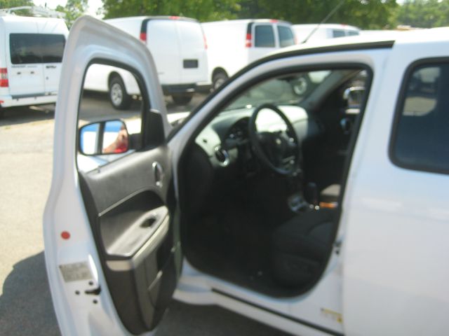 2007 Chevrolet HHR 4dr Sdn I4 CVT 2.5 Sedan