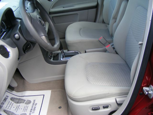 2008 Chevrolet HHR 4dr Sdn I4 CVT 2.5 Sedan