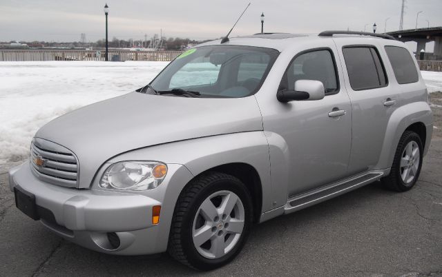 2009 Chevrolet HHR 4dr Sdn I4 CVT 2.5 Sedan