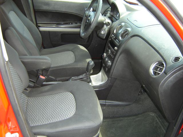 2009 Chevrolet HHR 4dr Sdn I4 CVT 2.5 Sedan