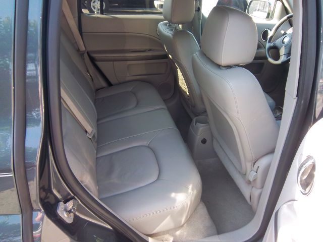 2010 Chevrolet HHR 4dr Sdn I4 CVT 2.5 Sedan