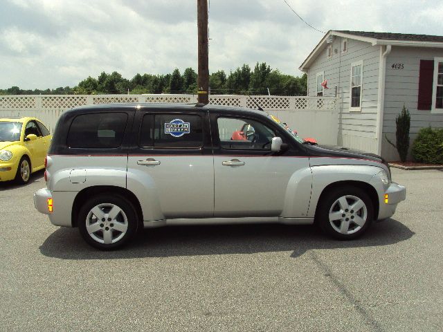 2010 Chevrolet HHR 4dr Sdn I4 CVT 2.5 Sedan