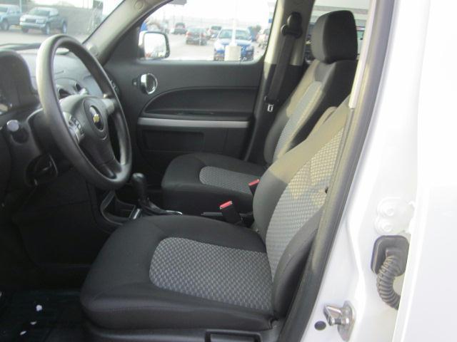 2011 Chevrolet HHR 4dr Sdn I4 CVT 2.5