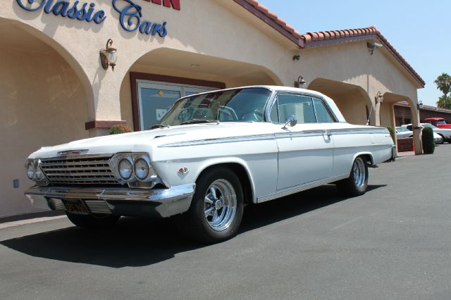 1962 Chevrolet Impala 4dr Sdn Auto (natl) Hatchback