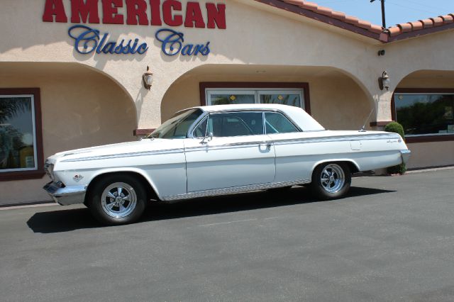 1962 Chevrolet Impala 4dr Sdn Auto (natl) Hatchback