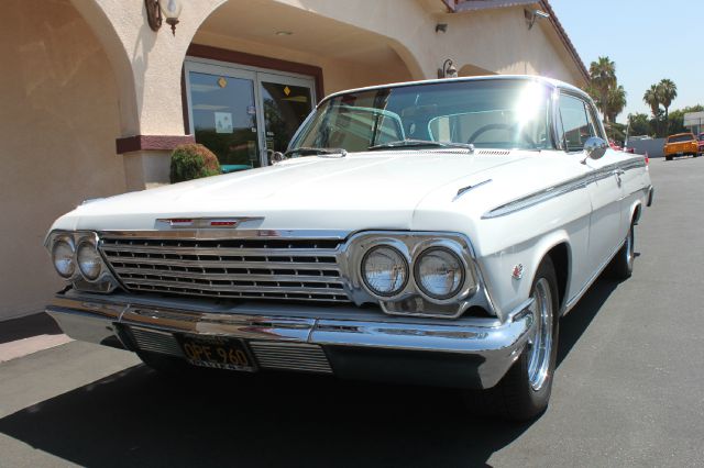 1962 Chevrolet Impala 4dr Sdn Auto (natl) Hatchback