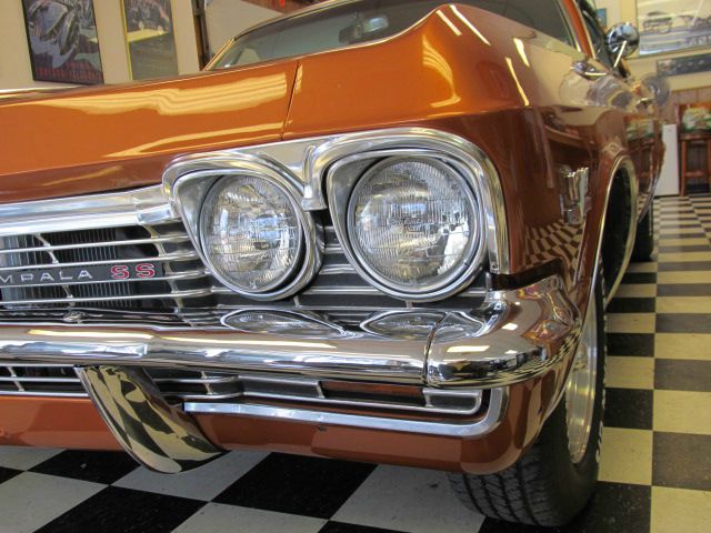 1965 Chevrolet Impala 4dr Sdn Auto (natl) Hatchback