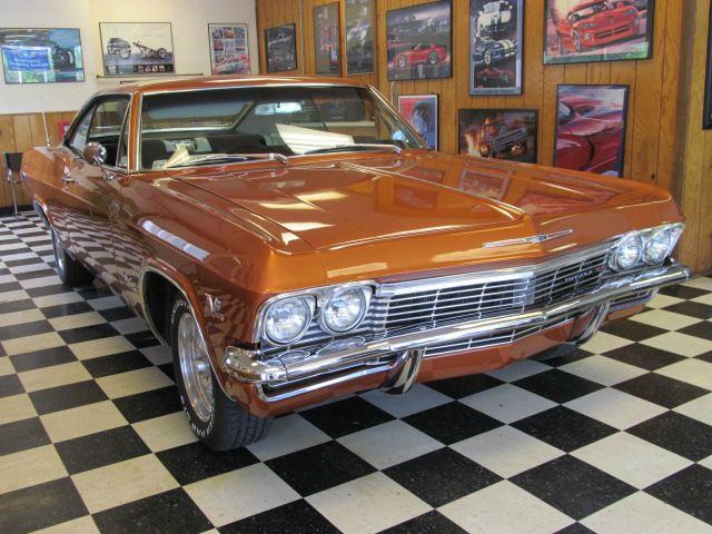 1965 Chevrolet Impala 4dr Sdn Auto (natl) Hatchback