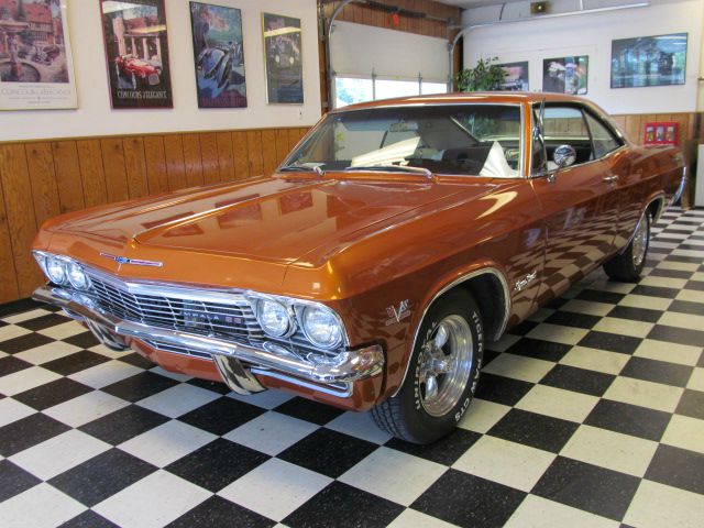 1965 Chevrolet Impala 4dr Sdn Auto (natl) Hatchback