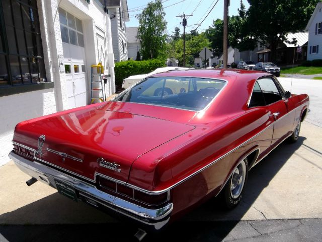 1966 Chevrolet Impala 4dr Sdn Auto (natl) Hatchback