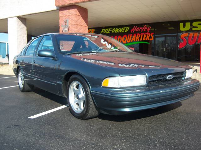 1995 Chevrolet Impala 4dr Sdn Auto (natl) Hatchback