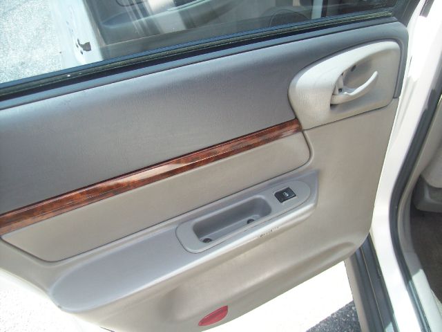 2001 Chevrolet Impala Base