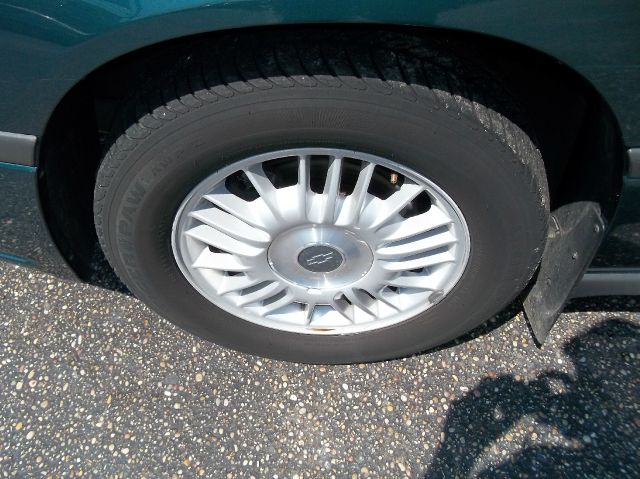 2001 Chevrolet Impala Base