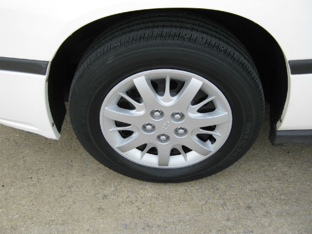 2003 Chevrolet Impala Base