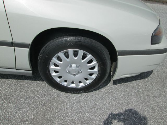 2003 Chevrolet Impala Base